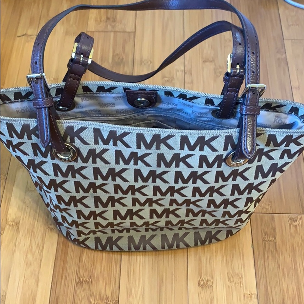*SOLD* Michael Kors purse